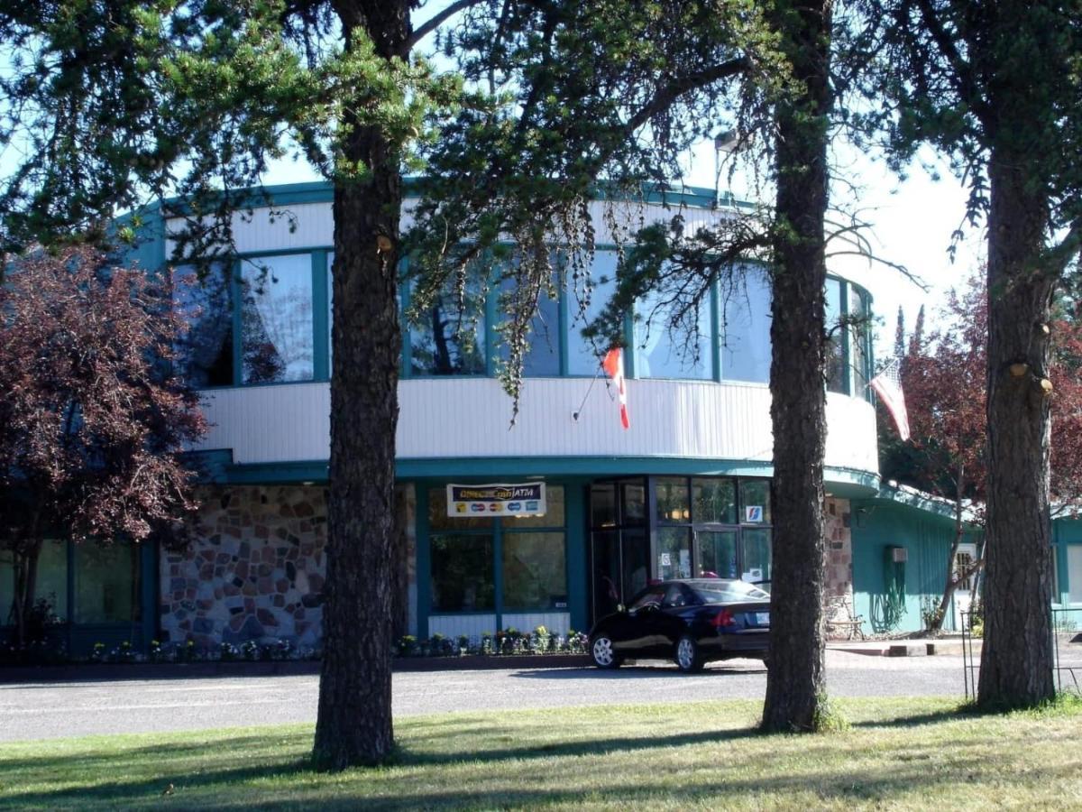Falcon Lake Hotel Buitenkant foto