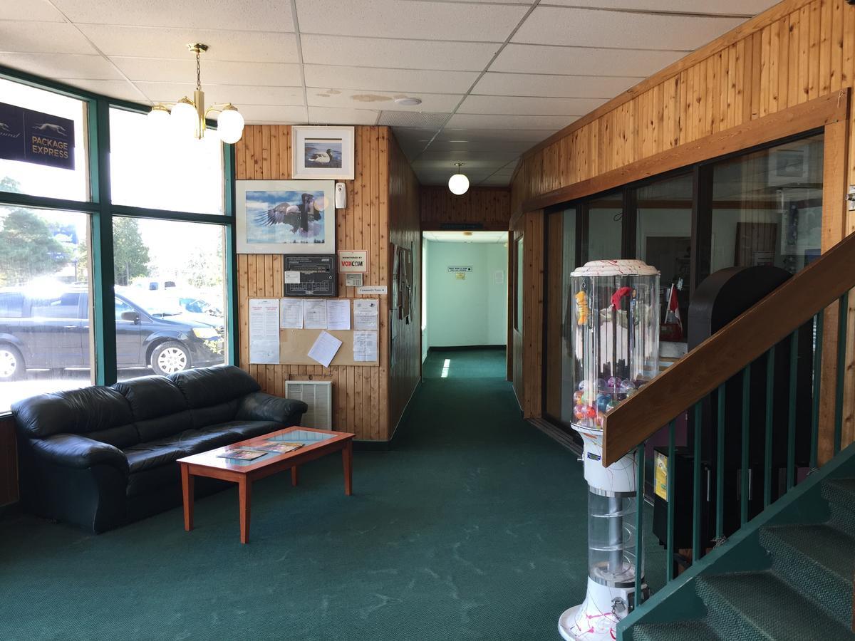Falcon Lake Hotel Buitenkant foto