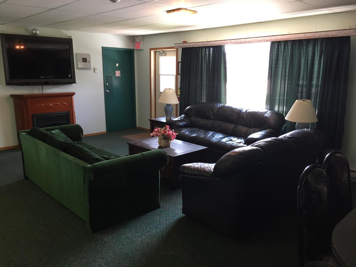 Falcon Lake Hotel Buitenkant foto