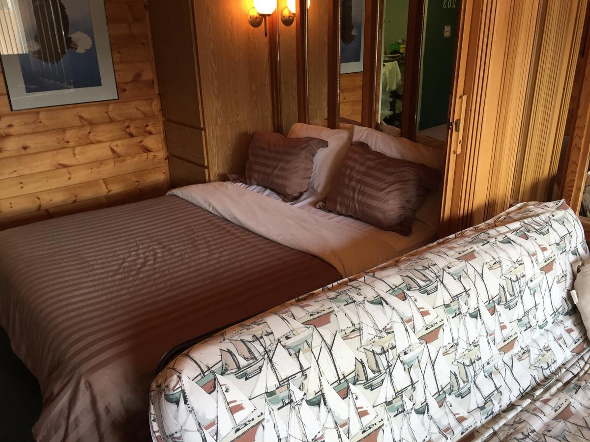 Falcon Lake Hotel Buitenkant foto