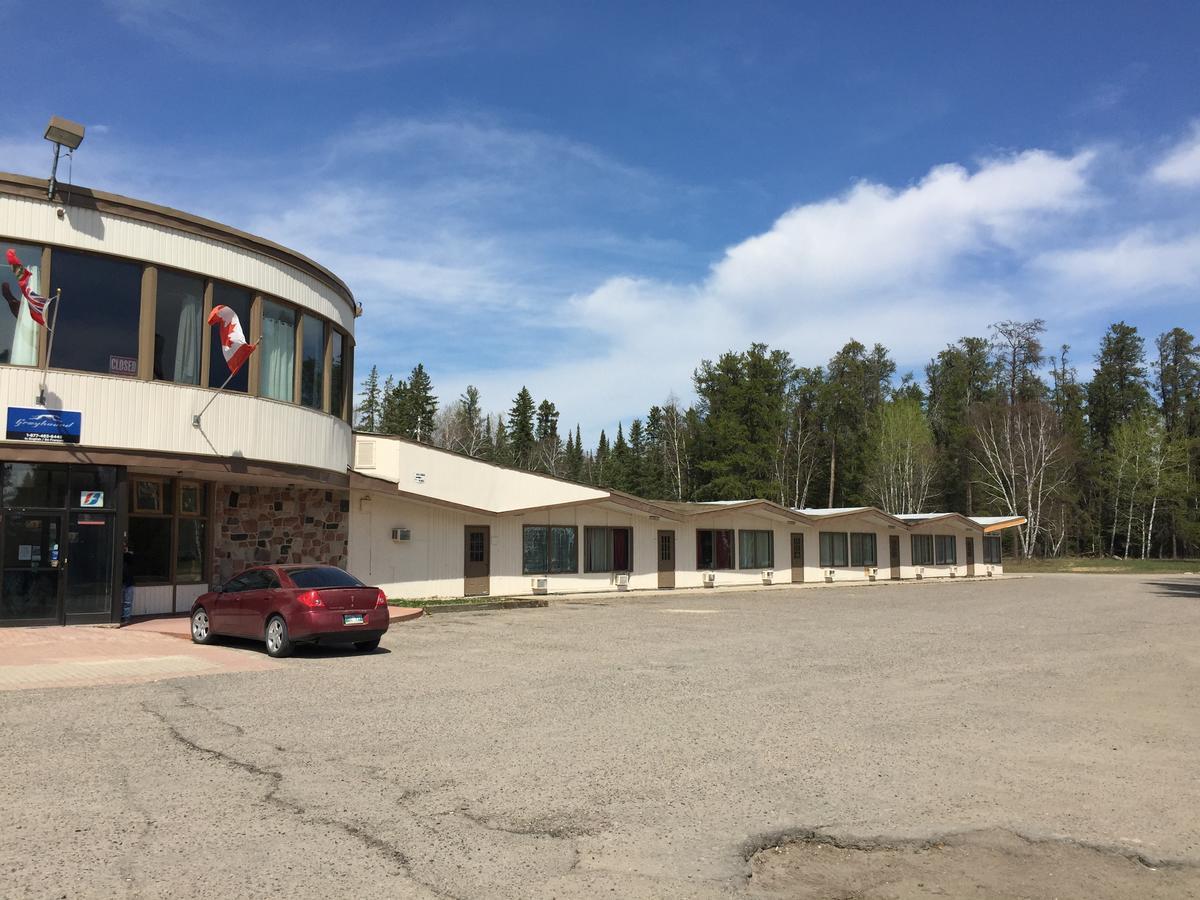 Falcon Lake Hotel Buitenkant foto