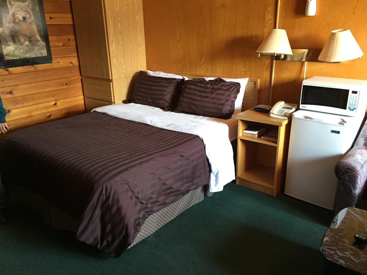 Falcon Lake Hotel Buitenkant foto