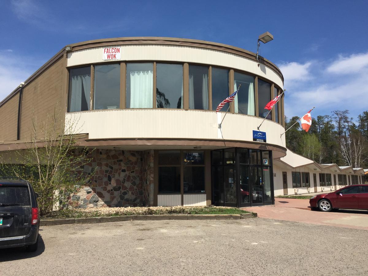 Falcon Lake Hotel Buitenkant foto