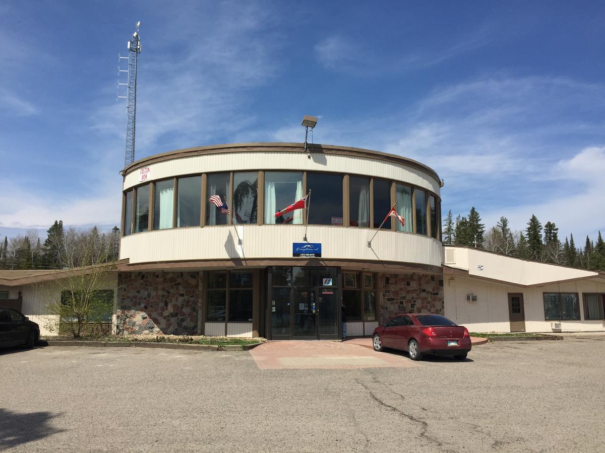 Falcon Lake Hotel Buitenkant foto